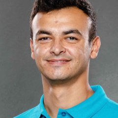 Porträtaufnahme des Mitarbeiters der Krankenpflegestation Abubakr Rahmonov. Abubakr Rahmonov.
