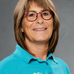 Porträtaufnahme der Mitarbeiterin der Krankenpflegestation Petra Emde. Petra Emde.